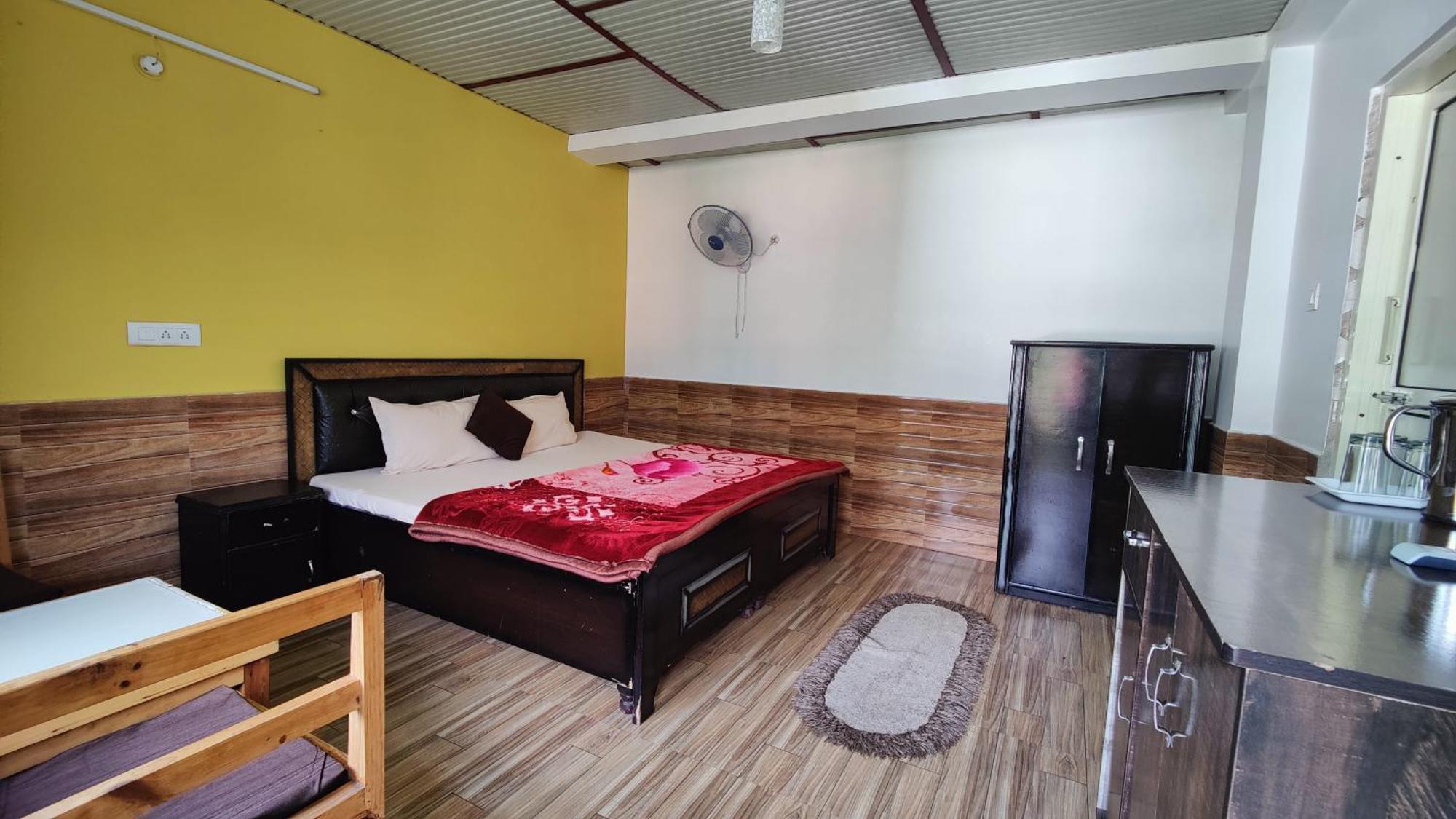 Sahaj Homestay Naddi Дармсала Экстерьер фото